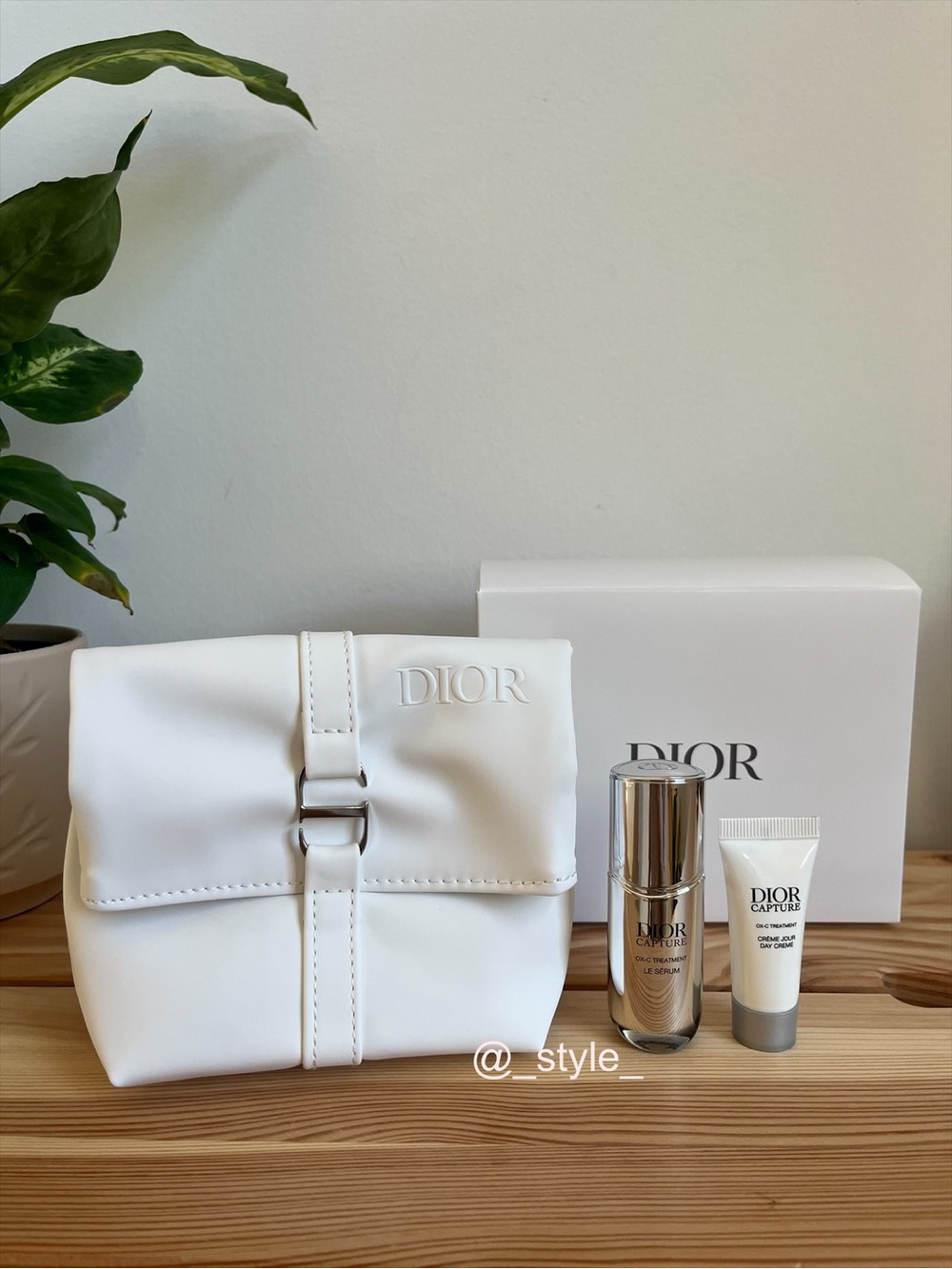Dior Pouch & Skin Care Set